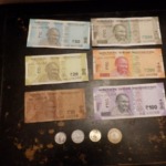 インドのお金ルピーの紙幣と硬貨